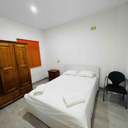Habitacion Comoda Sevilla Buitenkant foto
